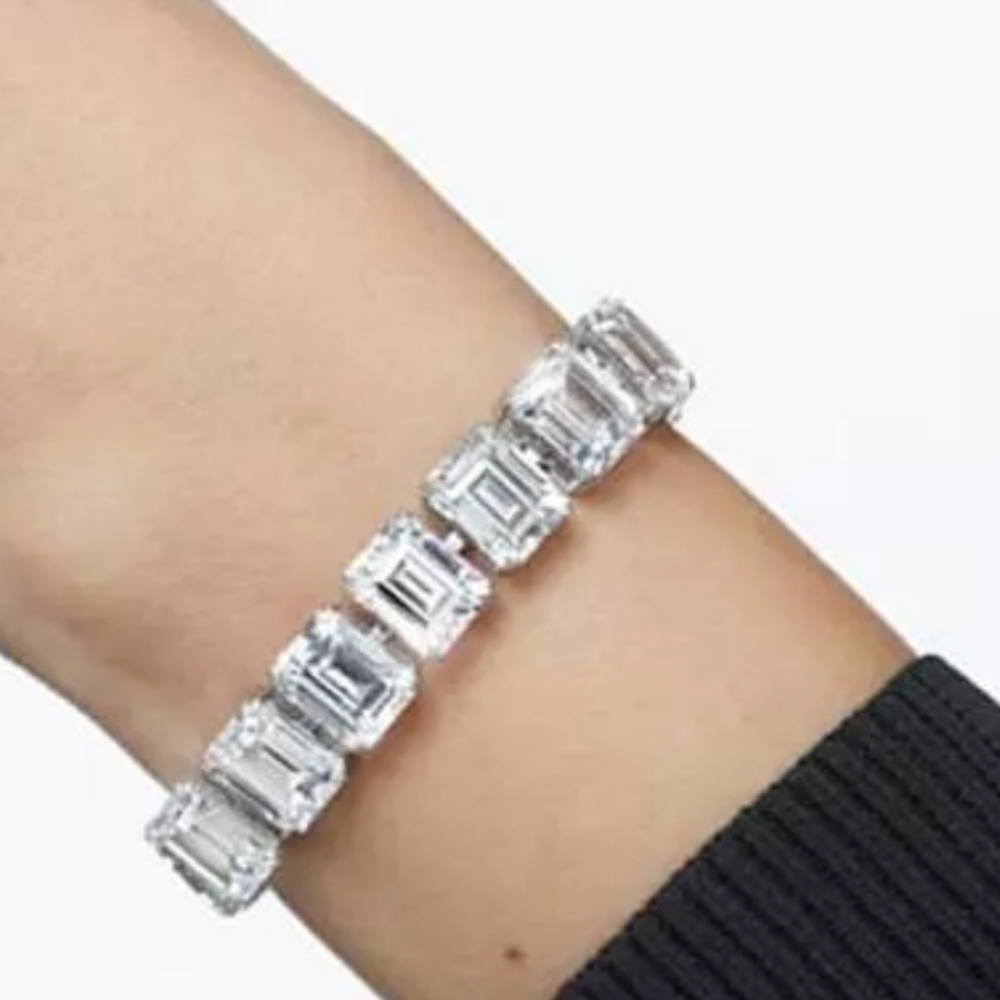 🎄SWAROVSKI Millenia Tennis Bracelet in White
